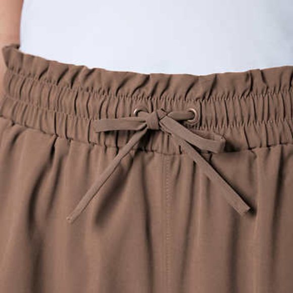 Mondetta Ladie's Woven Shorts - Size Large - NWT, Color Mocha - Picture 4 of 4